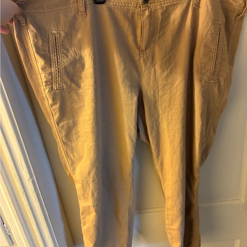 Torrid Women's Tan Capris